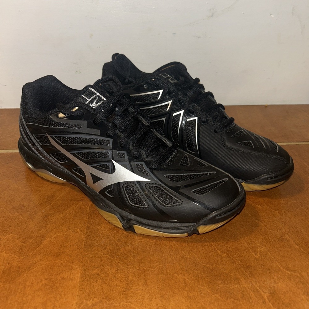 Mizuno Wave Hurricane 3 Women's Size 7.5 Black/Silver